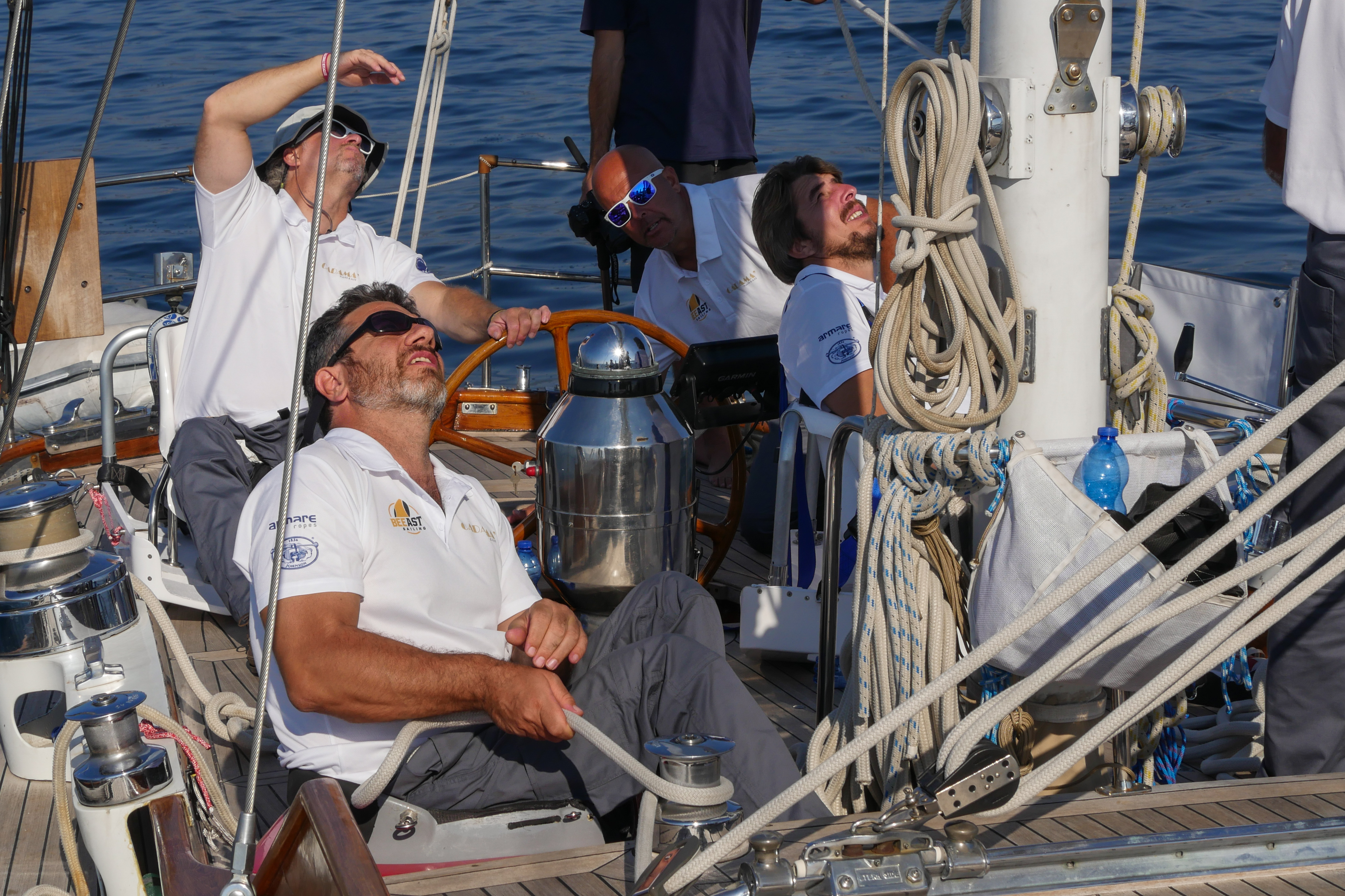 Para-sailors in their seats Cadamà: Para-sailors in their seats